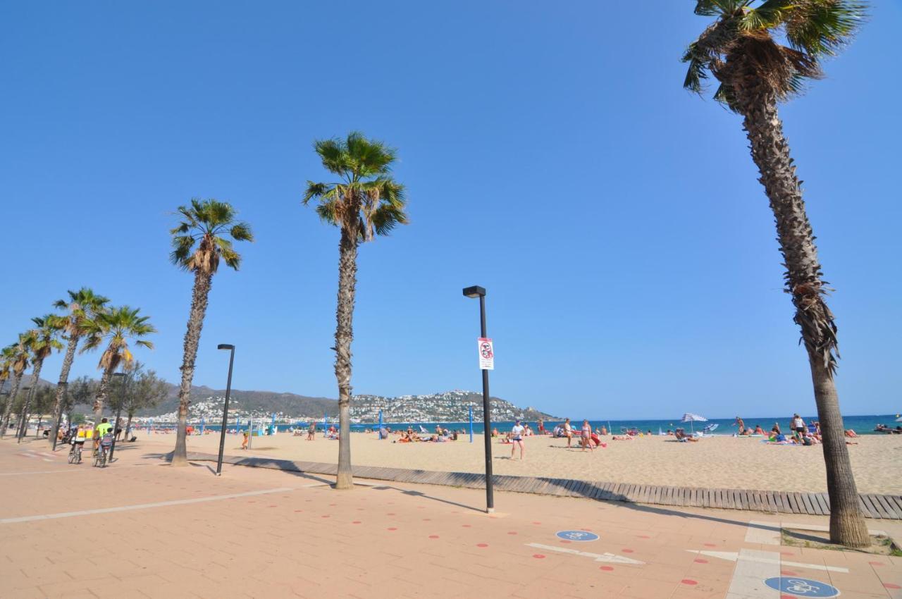 Rnet - Front De Mer - Roses Costa Brava Exterior photo